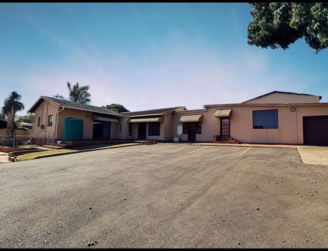 880M² BUILDING FOR SALE IN EMPANGENI CENTRAL